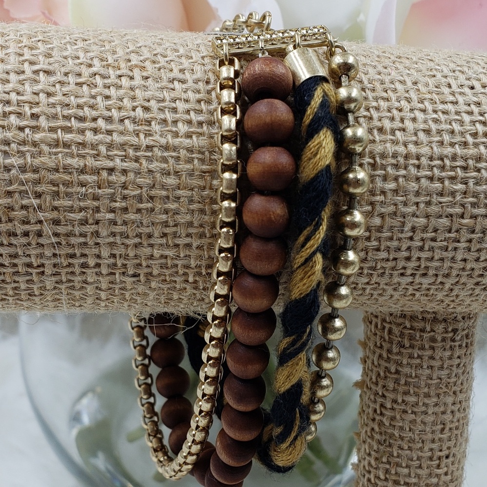 🆕️INC Gold Tone Bracelet - Picture 5 of 6
